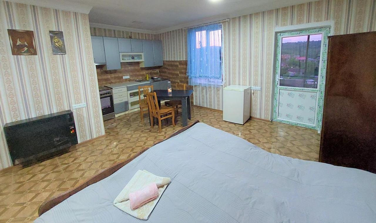 Apartment Beso Kutaisi Exterior foto